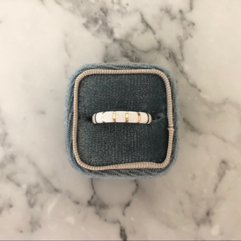 14k and white enamel ring